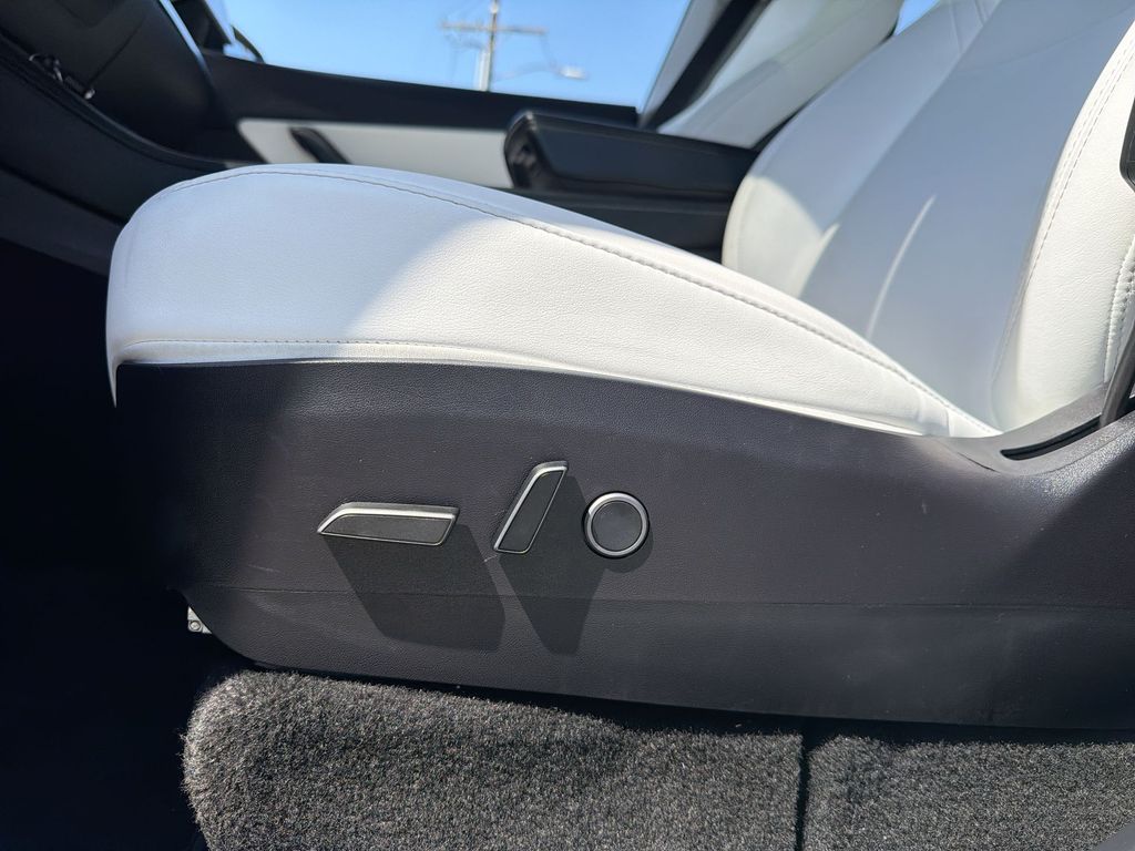 Used 2021 Tesla Model Y - photo 16
