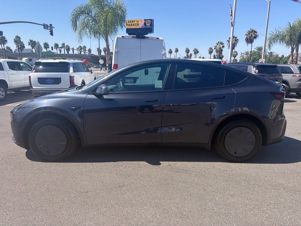 Used 2026 Tesla Model Y - photo 2