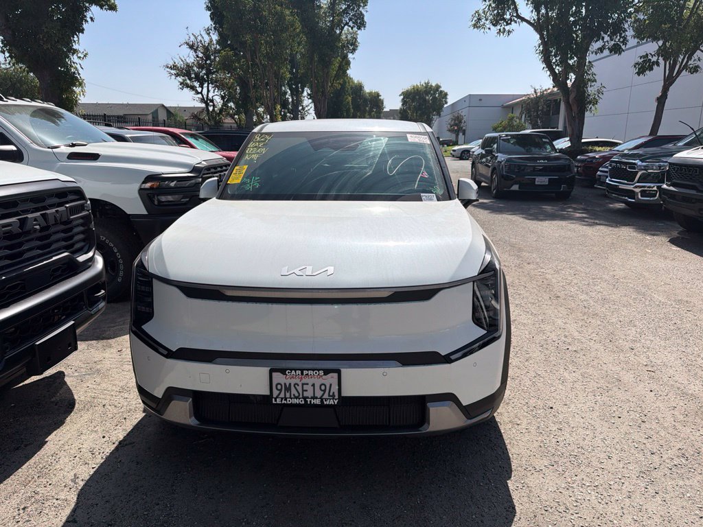 Used 2024 Kia EV9 - photo 1