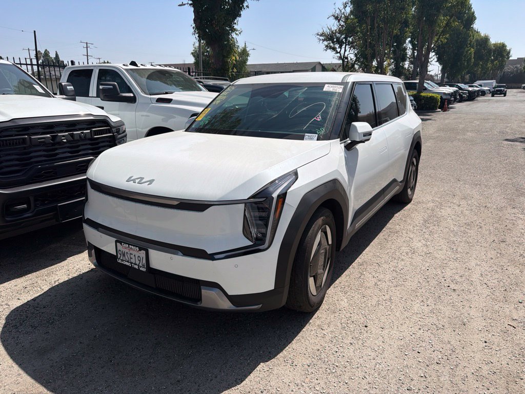 Used 2024 Kia EV9 - photo 2