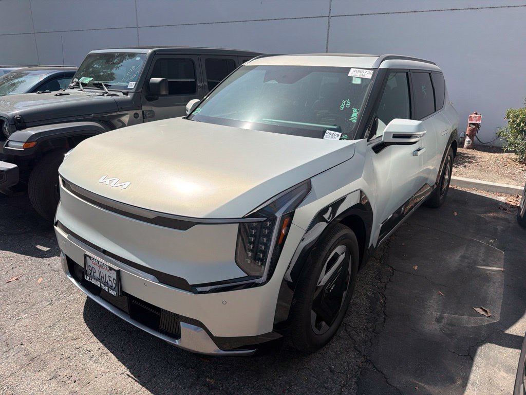 Used 2024 Kia EV9 - photo 2