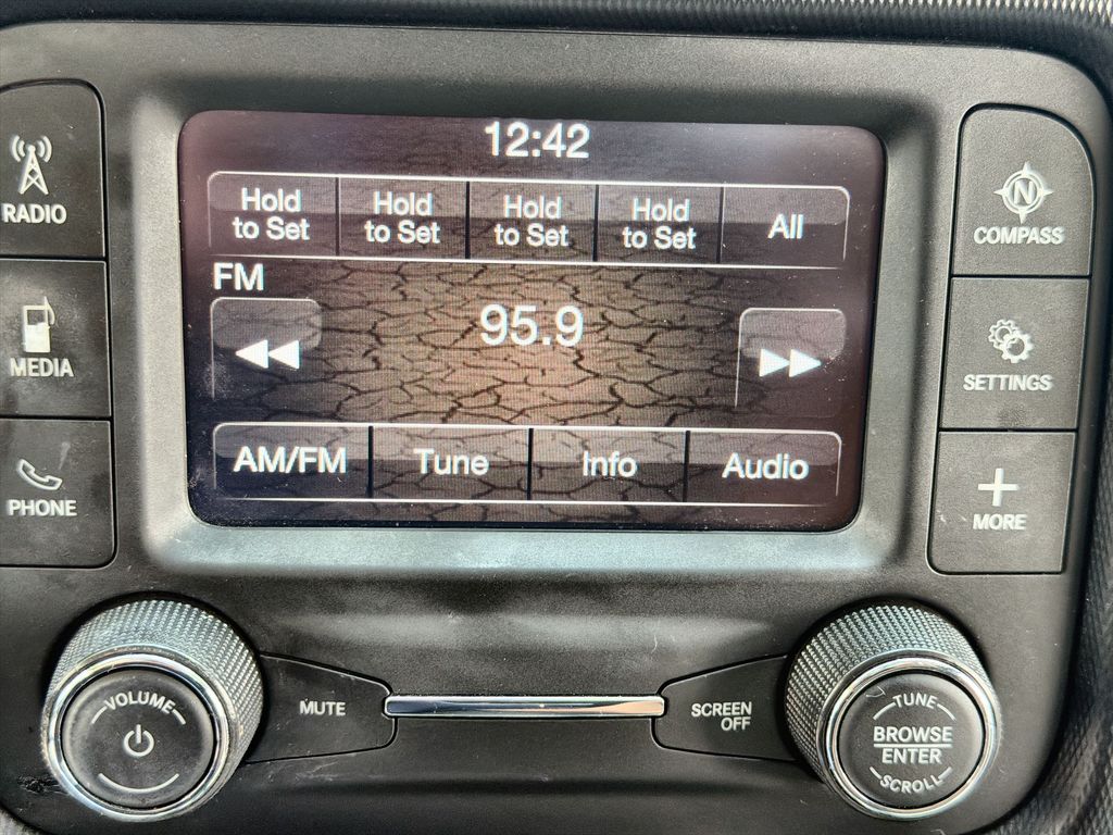 Used 2020 Jeep Wrangler - photo 14
