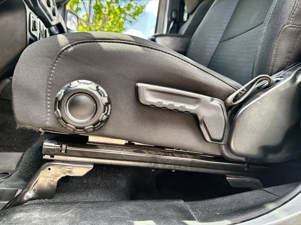 Used 2020 Jeep Wrangler - photo 16