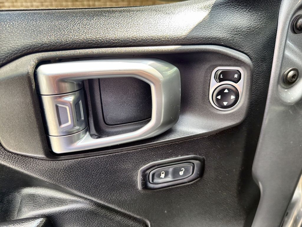 Used 2020 Jeep Wrangler - photo 17