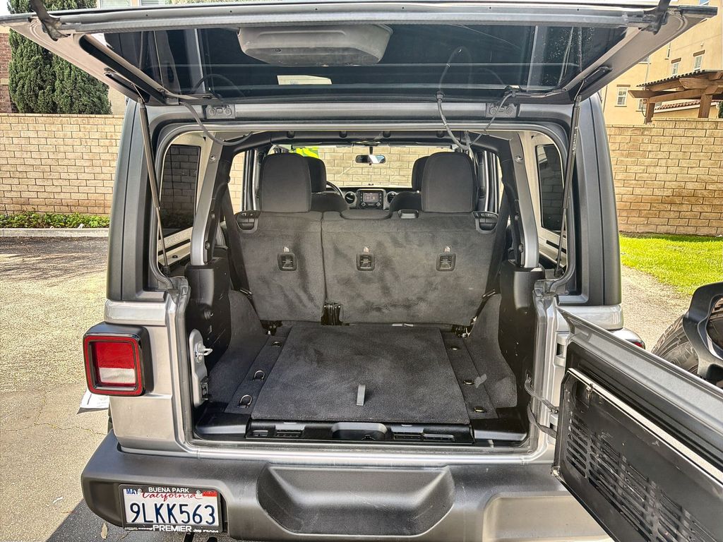 Used 2020 Jeep Wrangler - photo 22