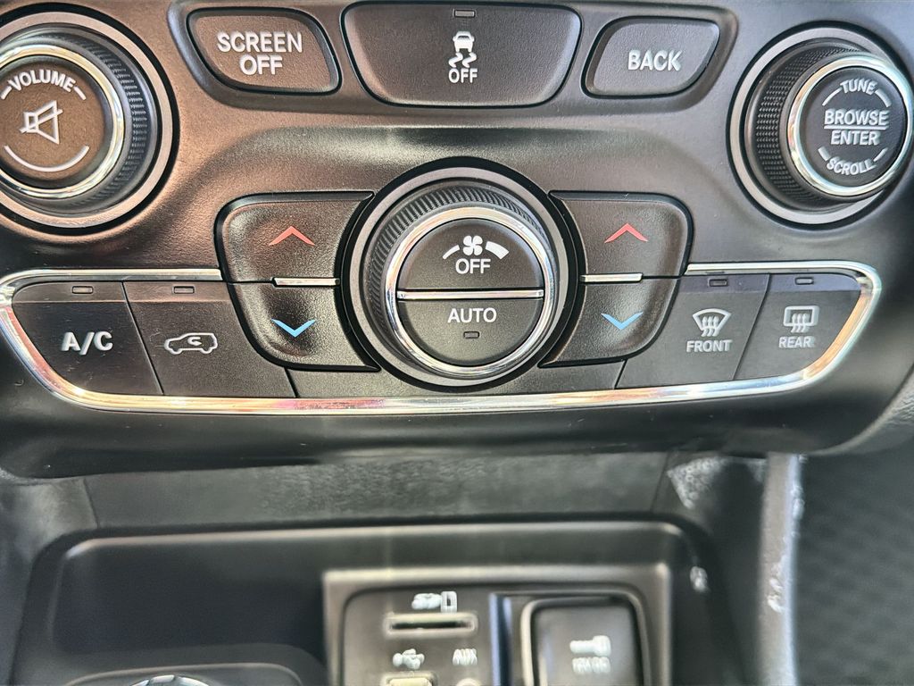 Used 2014 Jeep Cherokee - photo 18