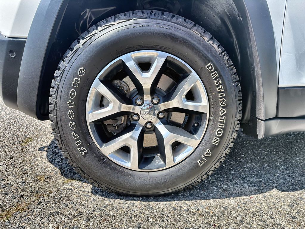 Used 2014 Jeep Cherokee - photo 20