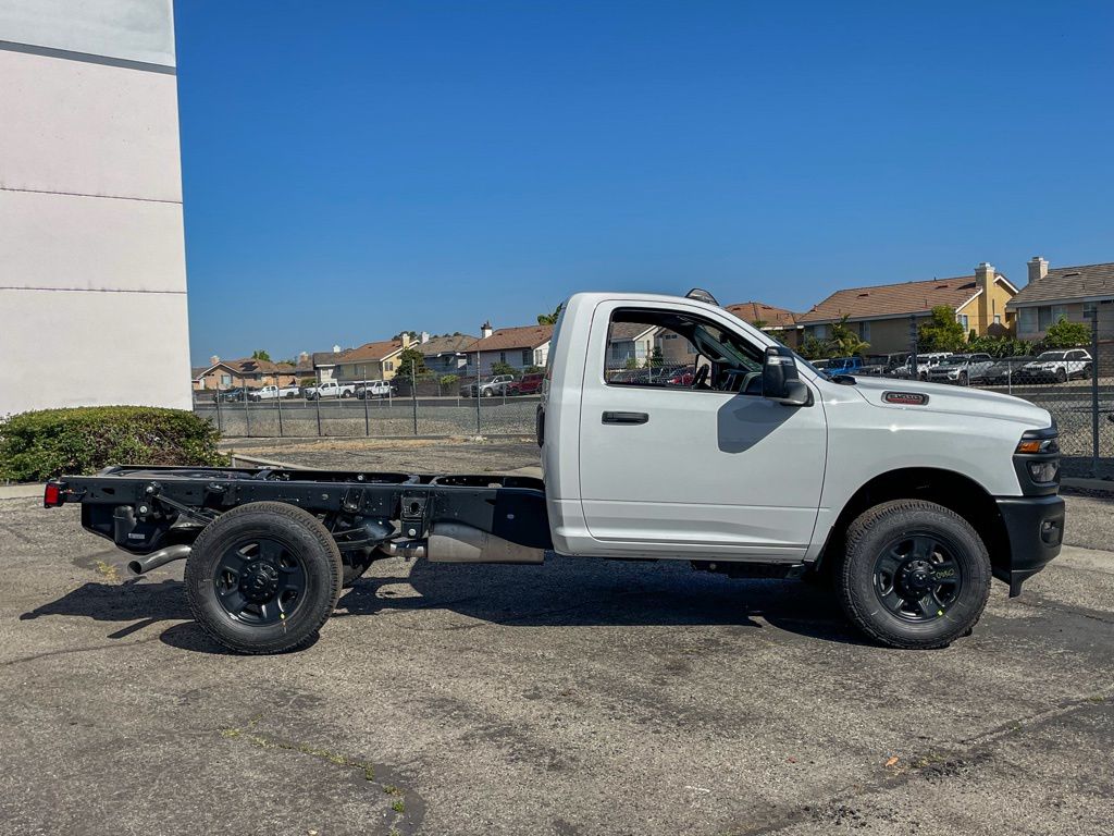 New 2025 Ram 3500 - photo 15