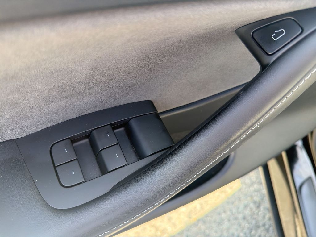 Used 2024 Tesla Model Y - photo 15