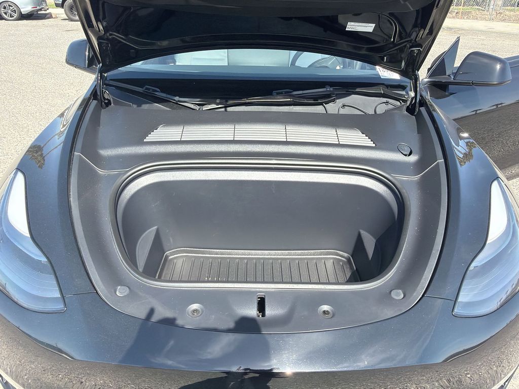 Used 2024 Tesla Model Y - photo 18
