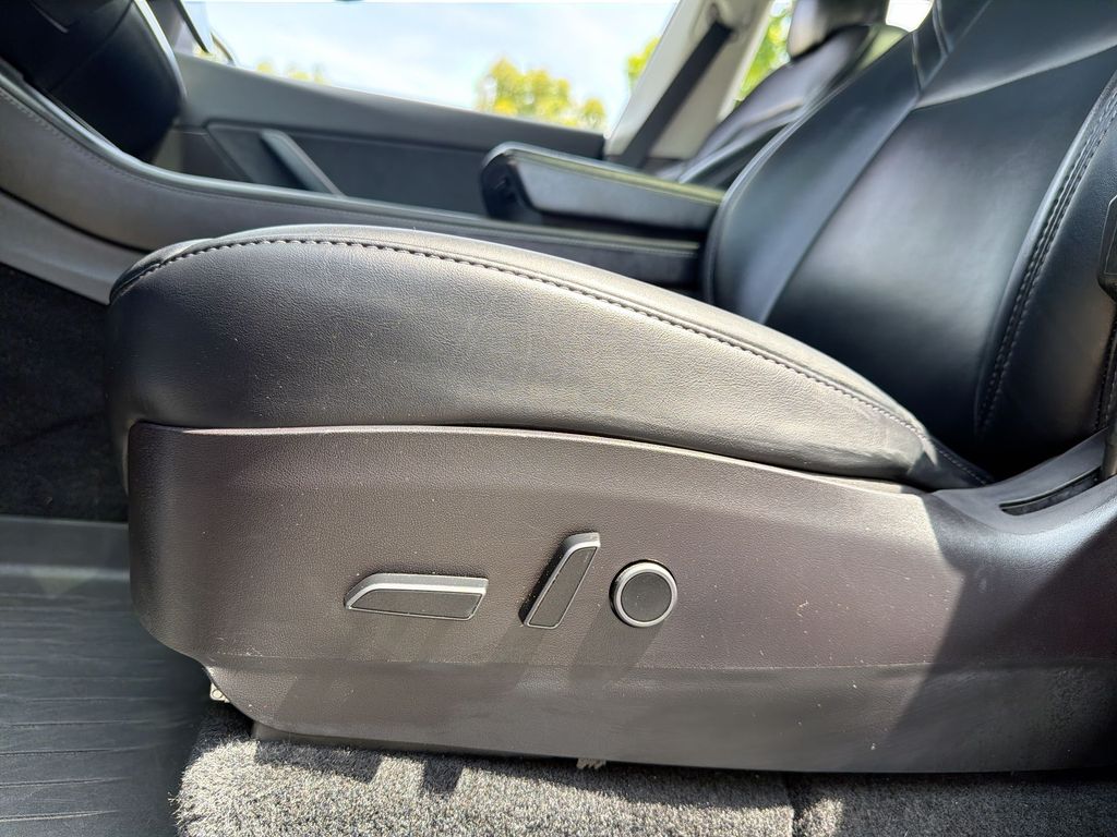 Used 2022 Tesla Model Y - photo 14