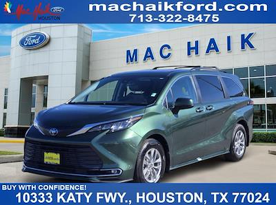 Used 2022 Toyota Sienna XLE Minivan for sale #XNS105246 - photo 1