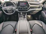 Used 2022 Toyota Highlander XLE SUV for sale #25FT743A - photo 15