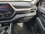Used 2022 Toyota Highlander XLE SUV for sale #25FT743A - photo 17