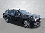Used 2022 Toyota Highlander XLE SUV for sale #25FT743A - photo 4