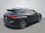 Used 2022 Toyota Highlander XLE SUV for sale #25FT743A - photo 2