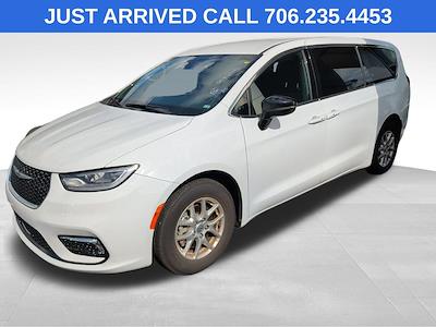 Used 2025 Chrysler Pacifica - photo 1