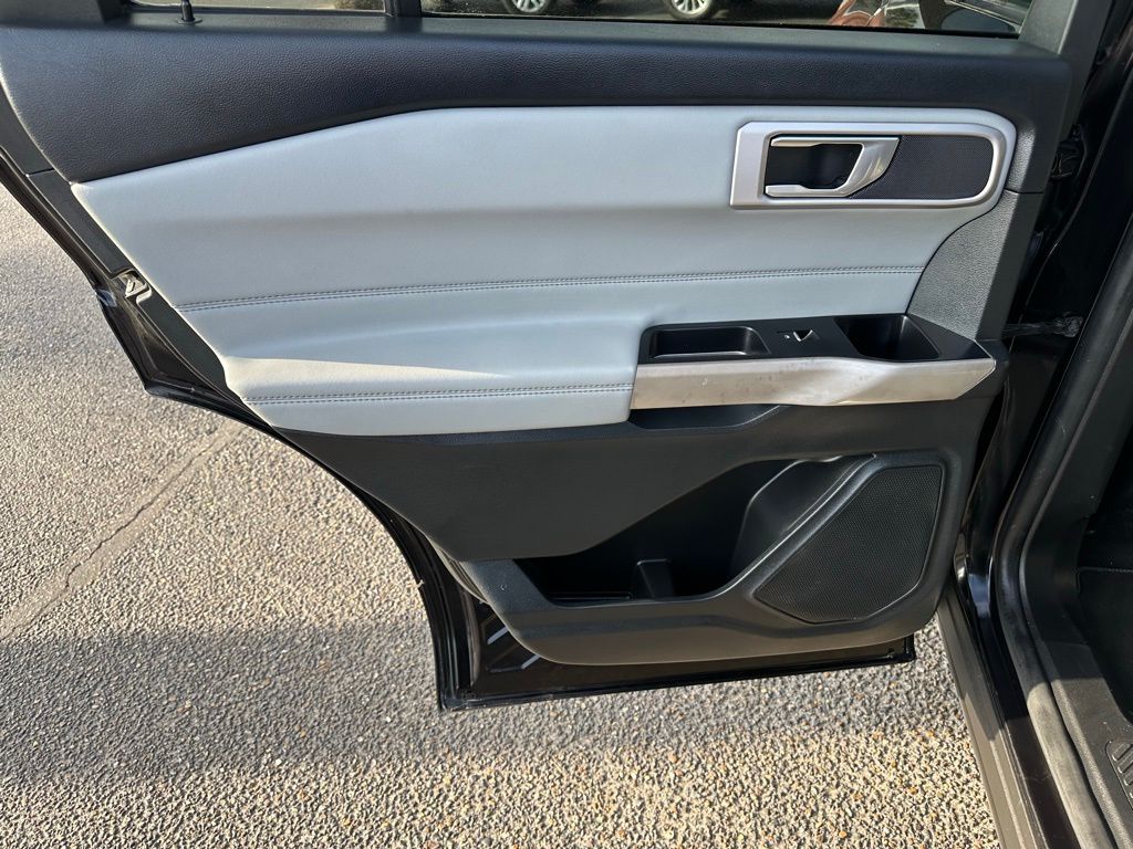 Used 2022 Ford Explorer - photo 18