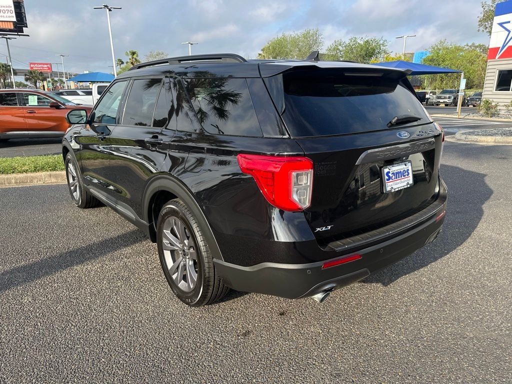 Used 2022 Ford Explorer - photo 2