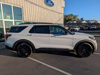 2027 Ford Explorer 4WD SUV for sale #73881 - photo 2