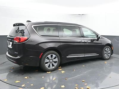 2018 Chrysler Pacifica FWD Minivan for sale #01K420 - photo 2