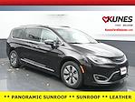2018 Chrysler Pacifica FWD Minivan for sale #01K420 - photo 1