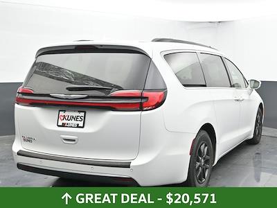 2022 Chrysler Pacifica FWD Minivan for sale #01P2257 - photo 2