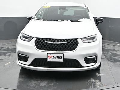 Used 2024 Chrysler Pacifica Touring L Minivan for sale #01P2801 - photo 2