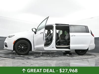 Used 2024 Chrysler Pacifica Touring L Minivan for sale #01P2801 - photo 2