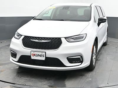 Used 2024 Chrysler Pacifica Touring L Minivan for sale #01P2802 - photo 2
