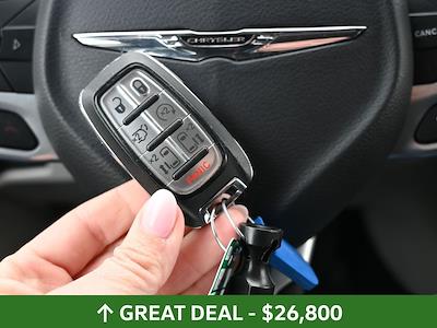 Used 2024 Chrysler Pacifica - photo 1