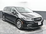 Used 2024 Chrysler Pacifica Select Minivan for sale #01P2831 - photo 3