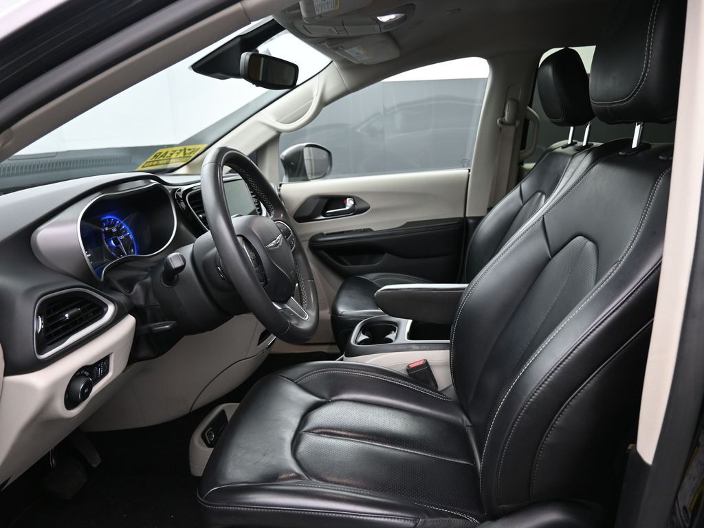 Used 2023 Chrysler Pacifica - photo 17