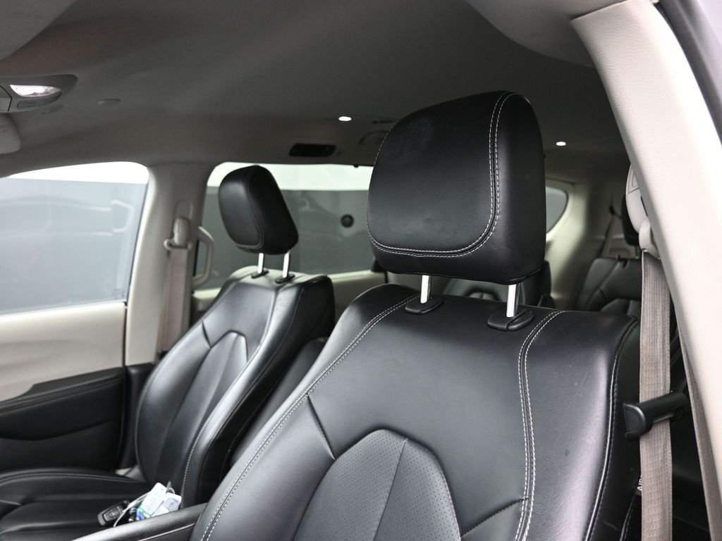 Used 2023 Chrysler Pacifica - photo 18