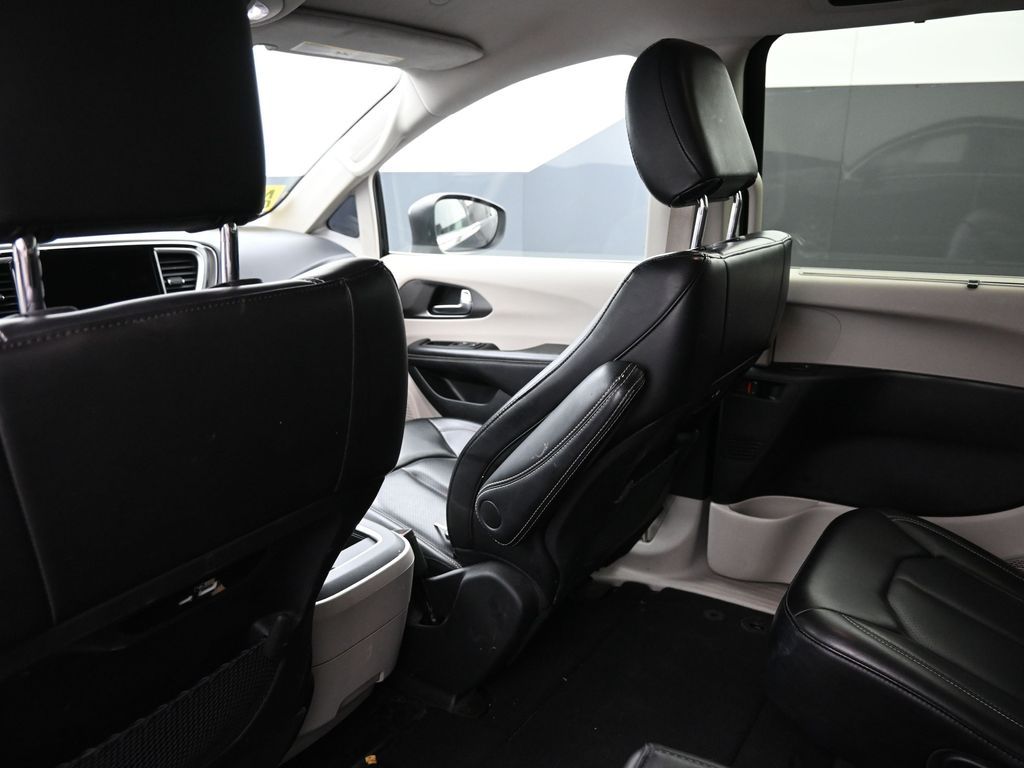 Used 2023 Chrysler Pacifica - photo 20