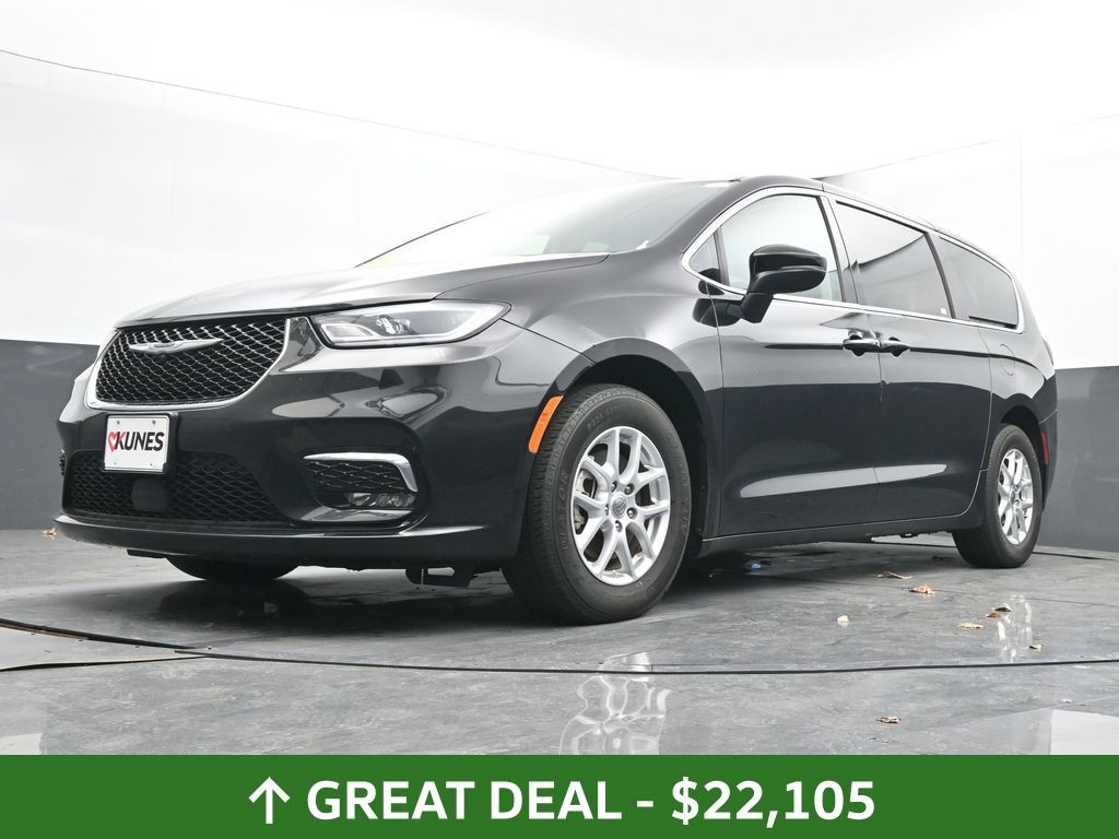 Used 2023 Chrysler Pacifica - photo 42