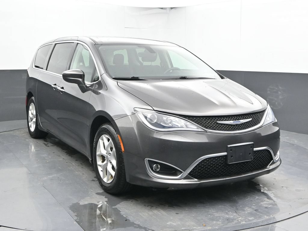Used 2018 Chrysler Pacifica Touring Plus Minivan - photo 7