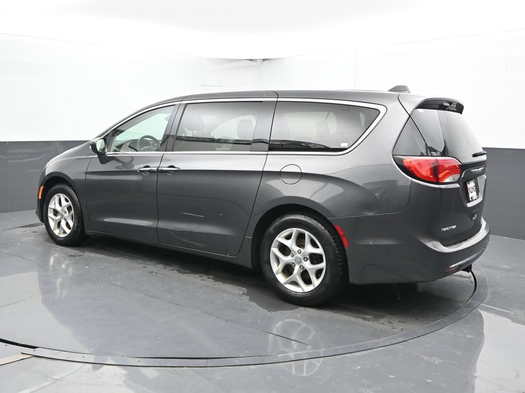 Used 2018 Chrysler Pacifica Touring Plus Minivan - photo 10