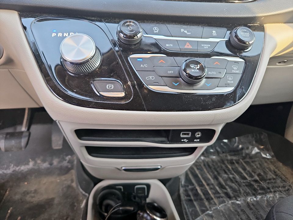 Used 2018 Chrysler Pacifica - photo 25