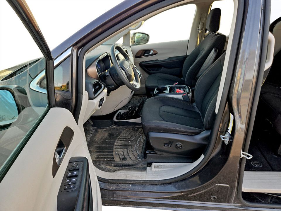 Used 2018 Chrysler Pacifica - photo 26