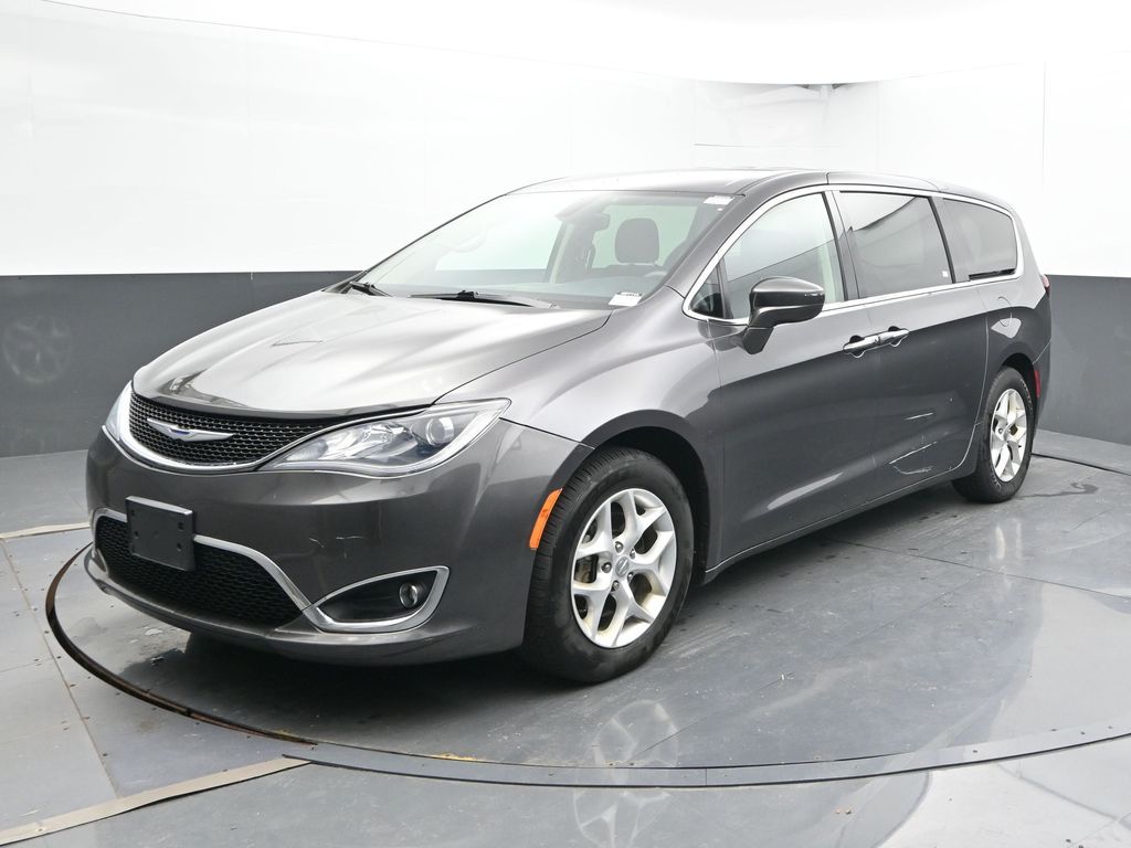 Used 2018 Chrysler Pacifica - photo 9