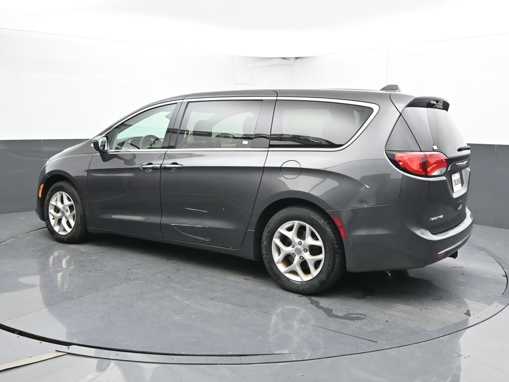 Used 2018 Chrysler Pacifica - photo 11