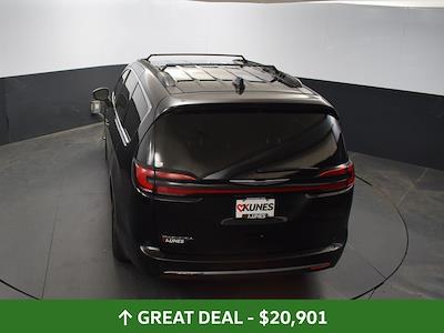 2022 Chrysler Pacifica FWD Minivan for sale #05P1619A - photo 2