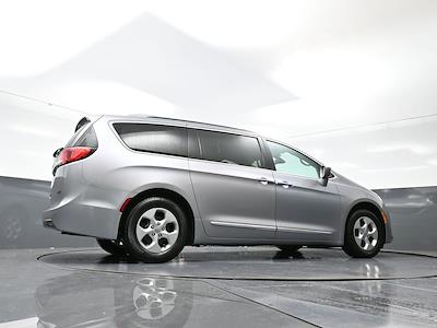 Used 2017 Chrysler Pacifica Touring L Plus Minivan for sale #05P1711A - photo 2