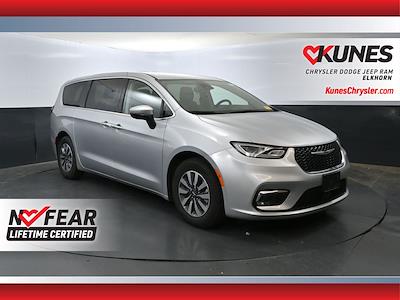 2023 Chrysler Pacifica FWD Minivan for sale #05P1777 - photo 1