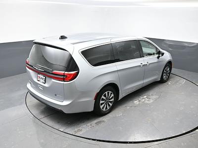 Used 2024 Chrysler Pacifica Select Minivan for sale #05P1954 - photo 2