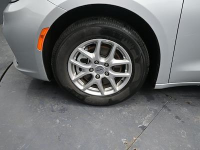Used 2024 Chrysler Pacifica Touring L Minivan for sale #05P1955 - photo 2