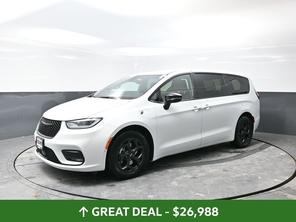 Used 2024 Chrysler Pacifica - photo 13