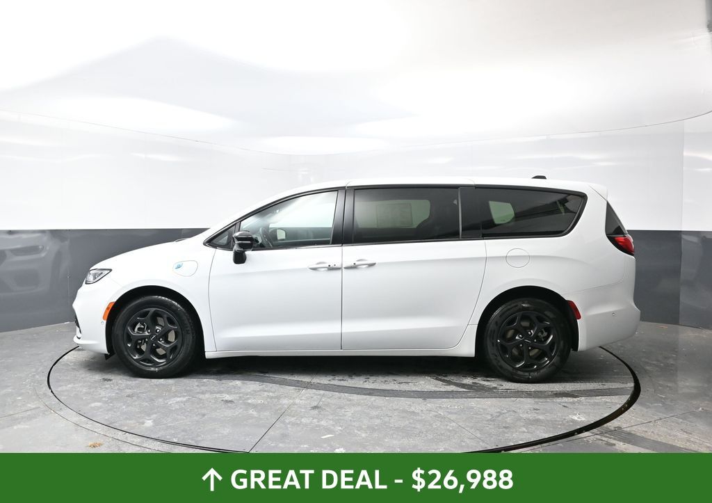 Used 2024 Chrysler Pacifica - photo 14