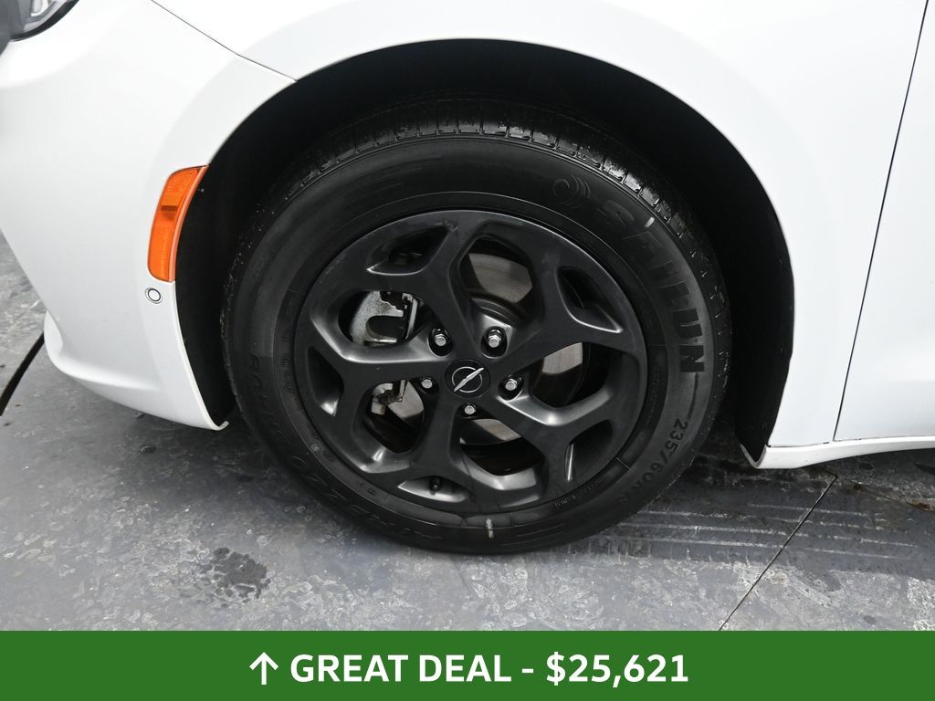 Used 2024 Chrysler Pacifica - photo 17